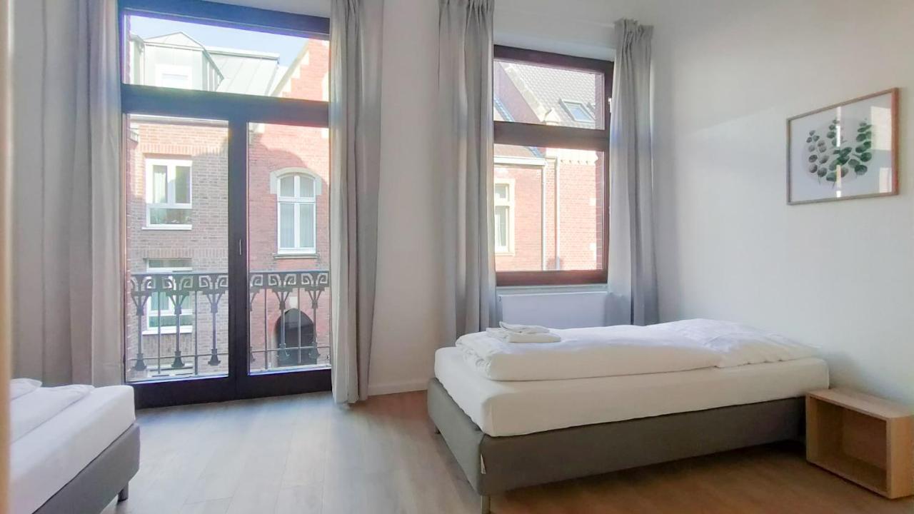 Raj Living - With 2 , 3 And 6 - 15 Min To Messe Dus And Old Town Dus Dusseldorf