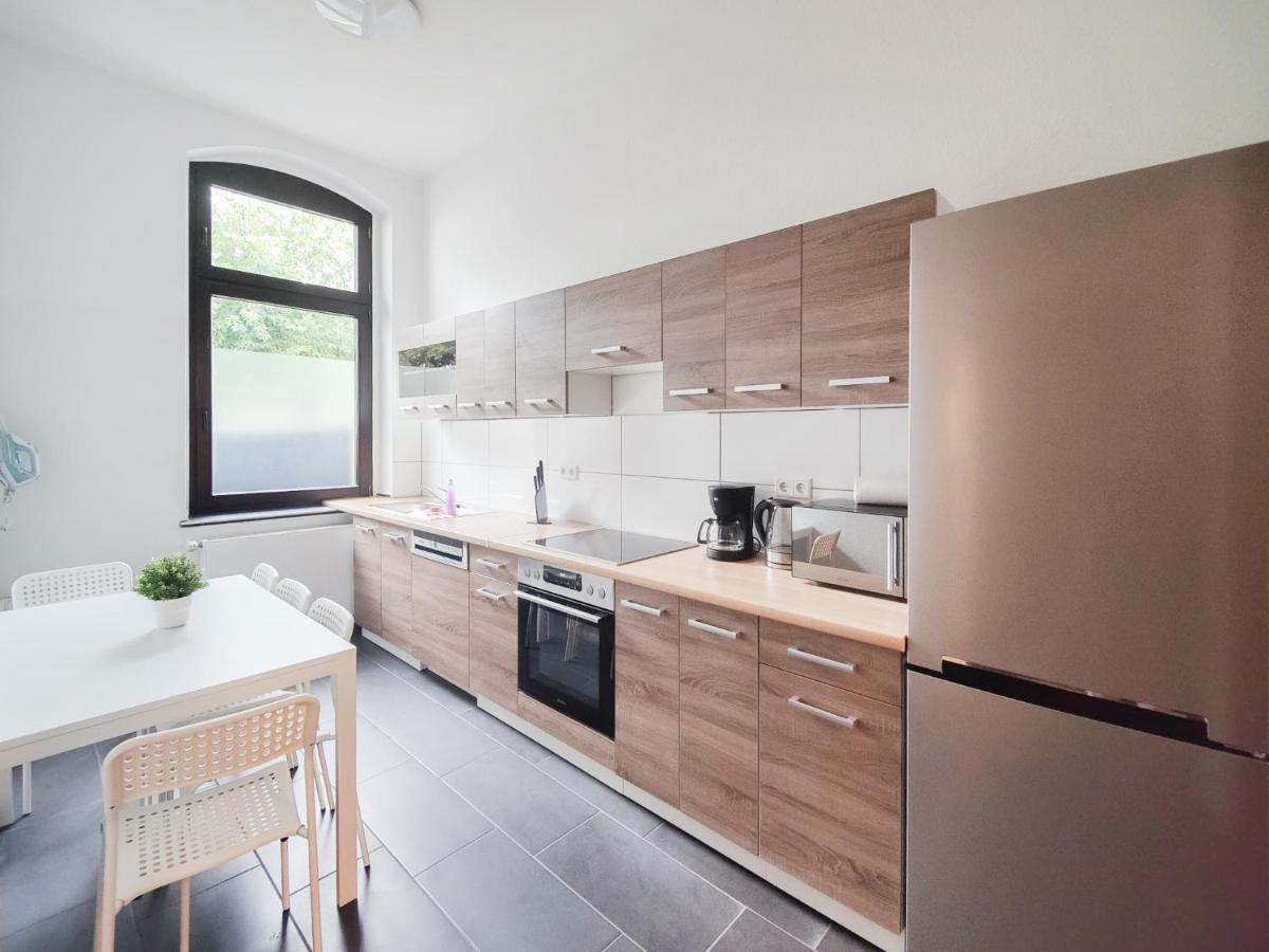 Raj Living - With 2 , 3 And 6 - 15 Min To Messe Dus And Old Town Dus * Dusseldorf