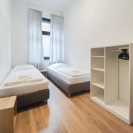 Raj Living - City Apartments With 2 , 3 And 6 Rooms - 15 Min To Messe Dus And Old Town Dus Dusseldorf Exterior photo