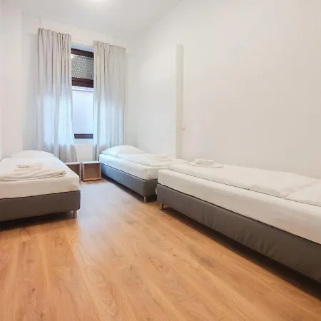 Raj Living - City Apartments With 2 , 3 And 6 Rooms - 15 Min To Messe Dus And Old Town Dus Dusseldorf Exterior photo